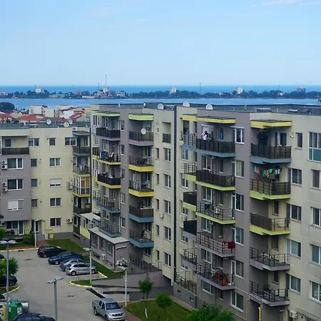 Sea Breeze Tomis Plus 아파트